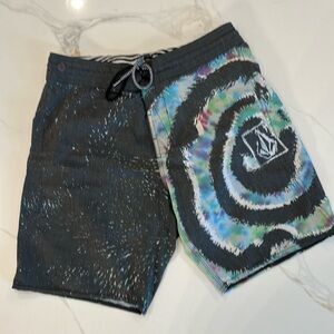 Volcom Men's Swim Trunks, Size 29 Waist, Excellent Condition!!!
